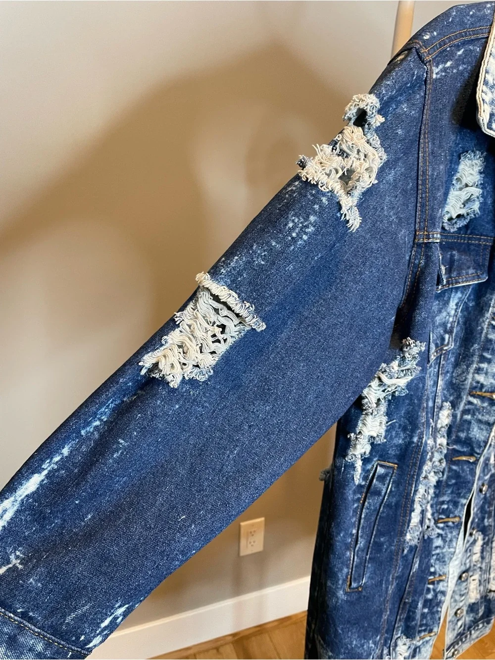 THRILL Jeans Distressed Acid-Wash Long Denim Jacket - Large - Picture 4 of 6